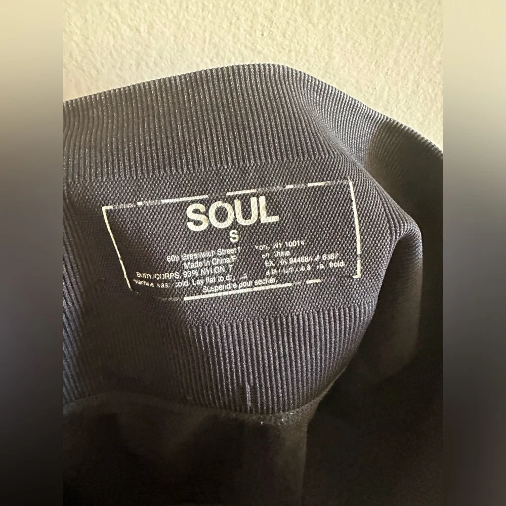 SoulCycle Dark Gray Seamless Cutout Ribbed Leggings size Small EUC - Picture 6 of 6